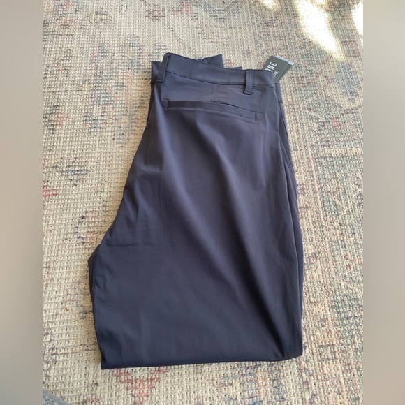 NWT Rhone Commuter Jogger- Iron - Picture 6 of 7